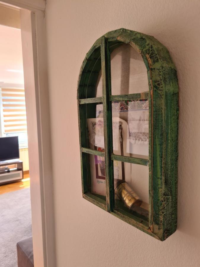 Walnut Apartment - Private Garage サラエヴォ エクステリア 写真