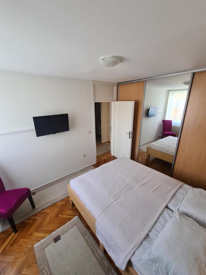 Walnut Apartment - Private Garage サラエヴォ エクステリア 写真