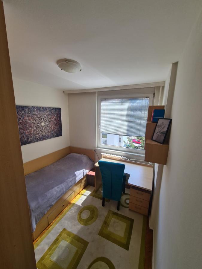 Walnut Apartment - Private Garage サラエヴォ エクステリア 写真